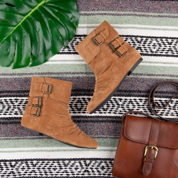 NWOT Gianni Bini Suede Tan Ankle Booties Size 6M - Picture 2 of 8
